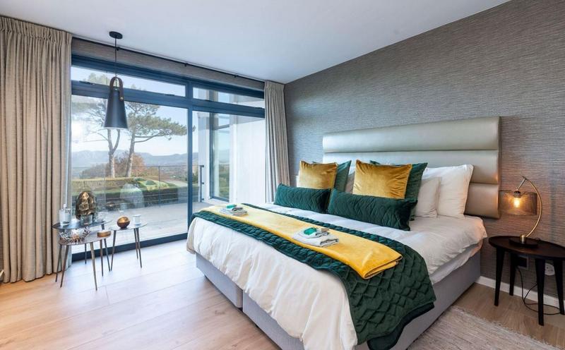 5 Bedroom Property for Sale in Bishopscourt Western Cape